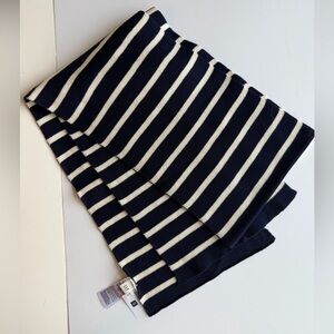 NWT GAP Navy and Cream Striped Scarf